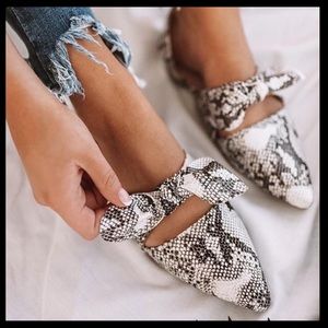 ANIMAL PRINT SHOE MYSTERY BOX• NWT 1 PAIR